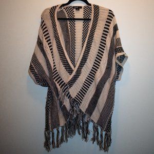 Short Sleeve boho Shrug with Fringe